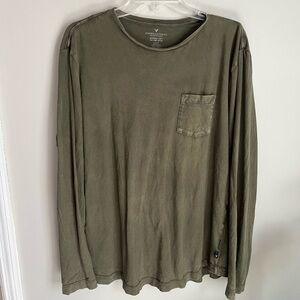 American Eagle Outfitters Olive Long-Sleeve Pocket Tee size medium